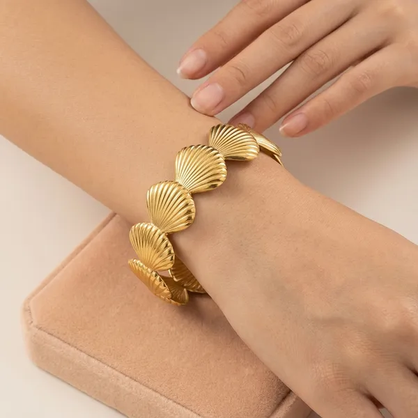 Gold_Toned_Scallop_Shell_Design_Open_Cuff_Bracelet_For_Women
