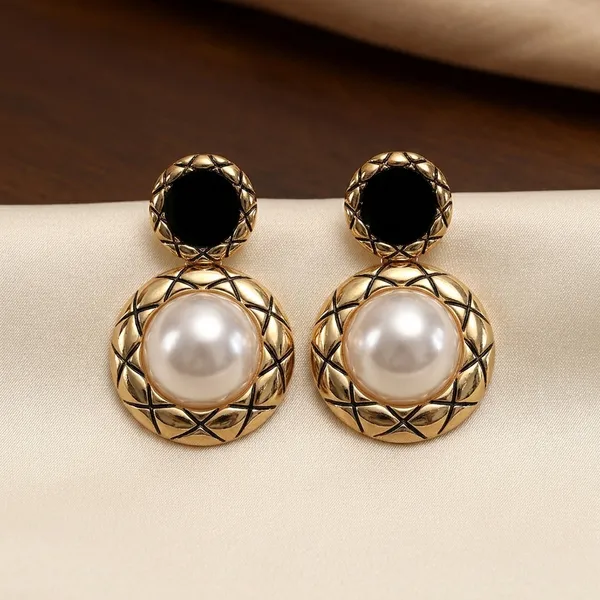 Black_And_White_Toned_Pearl_Stud_Drop_Earrings_For_Women