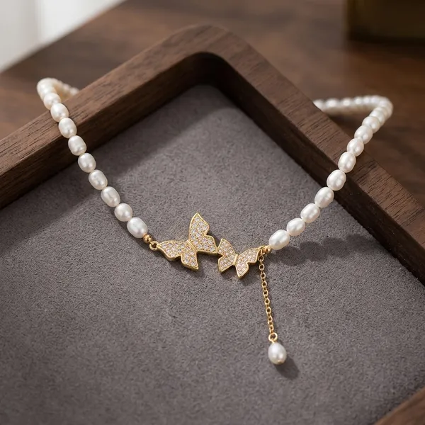 White_Pearl_Gold_Butterfly_Pendant_Necklace_For_Women