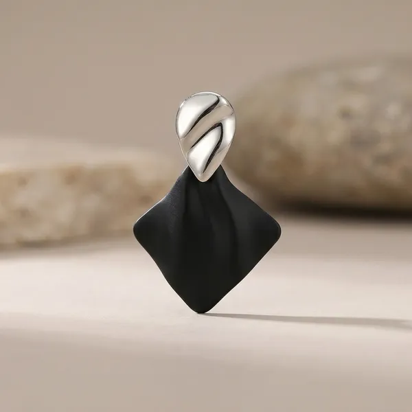 Silver_And_Black_Metallic_Drop_Statement_Earrings_For_Women