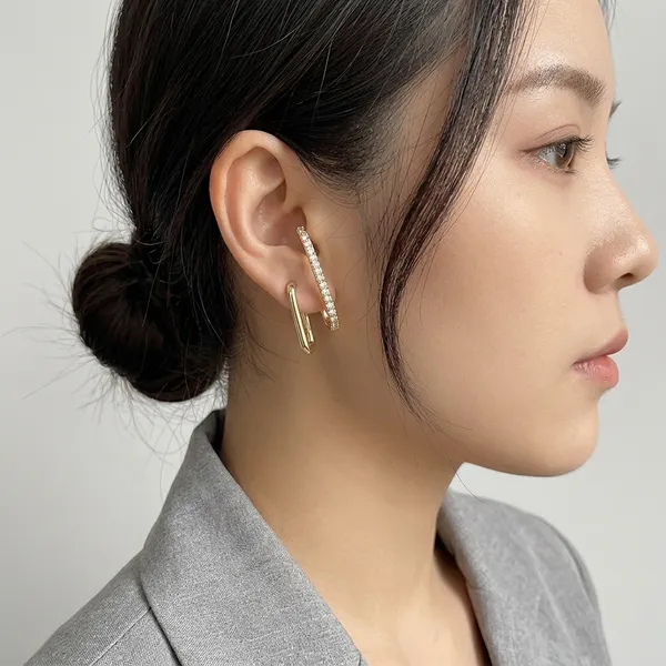 Gold_Toned_Double_Layer_Crystal_Ear_Cuff_Earring