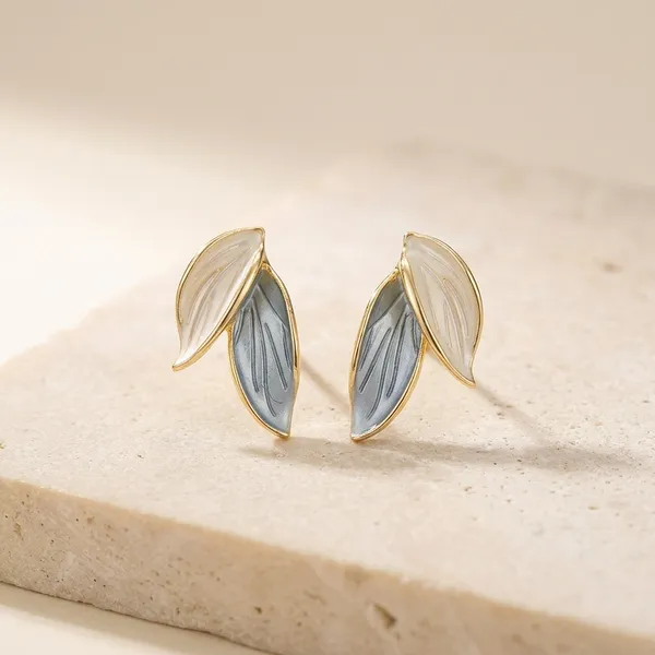 Gold_Toned_Leaf_Design_Stud_Earrings_For_Women