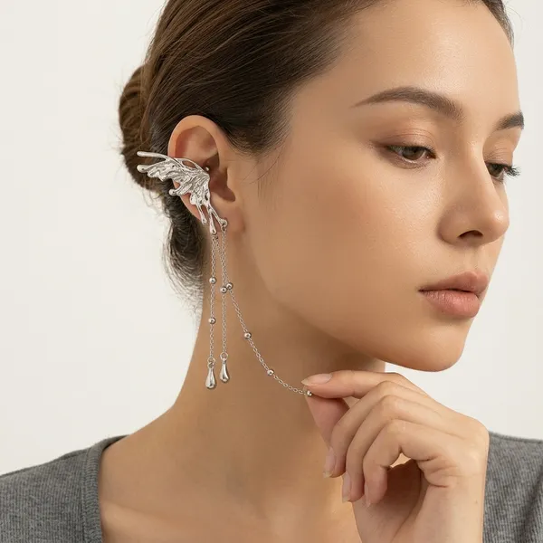 Silver_Wing_Design_Ear_Cuff_With_Chain_Tassel