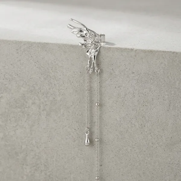 Silver_Wing_Design_Ear_Cuff_With_Chain_Tassel