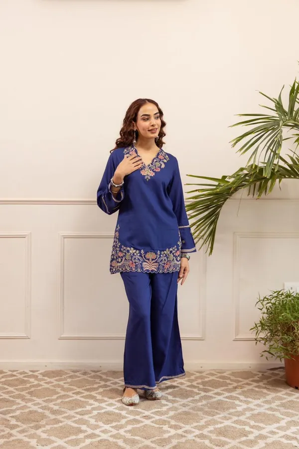 Navy_Blue_Embroidered_Kurti_Set_For_Women