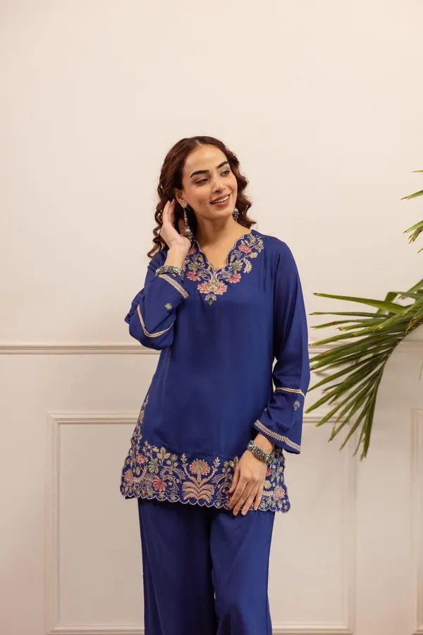 Navy_Blue_Embroidered_Kurti_Set_For_Women