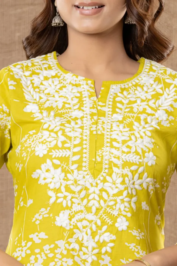Yellow_Cotton_Floral_Embroidered_Straight_Kurti_Set_For_Women