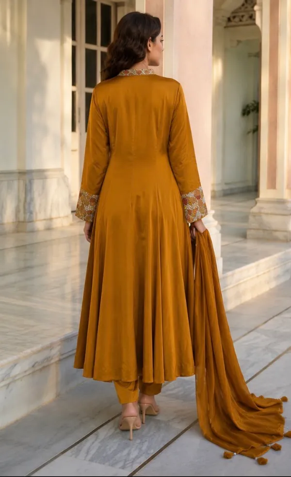 Mustard_Yellow_Embroidered_Sleeve_Ethnic_Kurta_For_Women