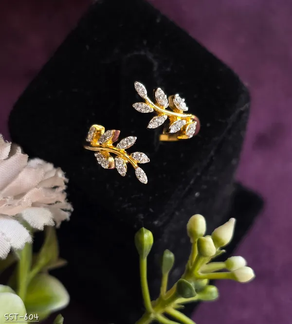 Silvering_Whispering_Leaves_Ring_:_Authentic_925_Sterling_Silver_•_22_Carat_Rhodium_Plated_•_5A_Elite_CZ_•_Diamond_Setting