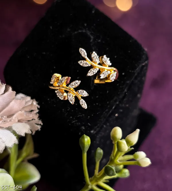 Silvering_Whispering_Leaves_Ring_:_Authentic_925_Sterling_Silver_•_22_Carat_Rhodium_Plated_•_5A_Elite_CZ_•_Diamond_Setting