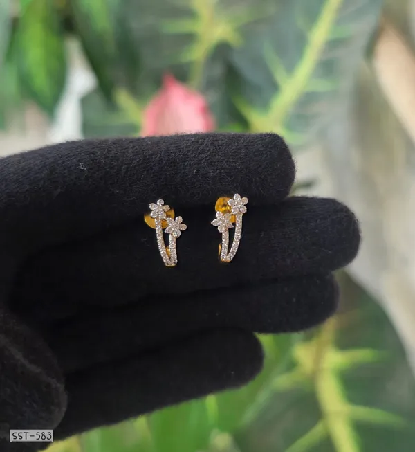 Silvering_Wildflower_Vine_Earrings_:_Authentic_925_Sterling_Silver_•_22_Carat_Gold_Plated_•_5A_Elite_CZ_•_Diamond_Setting