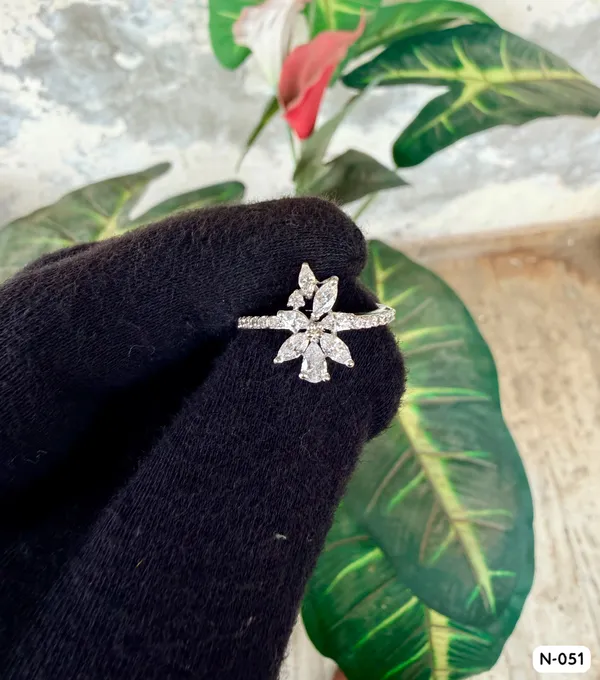 Silvering_Eternal_Blossom_Ring_Authentic_925_Sterling_Silver_•_22_Carat_Gold_Plated_•_5A_Elite_CZ_•_Diamond_Setting
