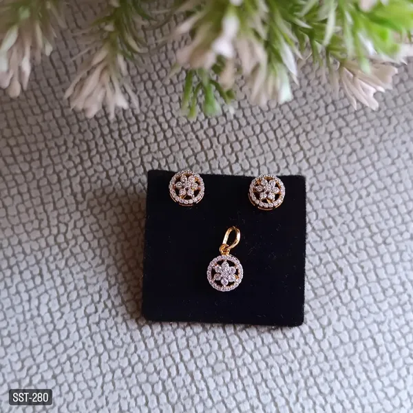Silvering_Eternal_Bloom_Pendant_Set_:_Authentic_925_Sterling_Silver_•_22_Carat_Gold_Plated_•_5A_Elite_CZ_•_Diamond_Setting