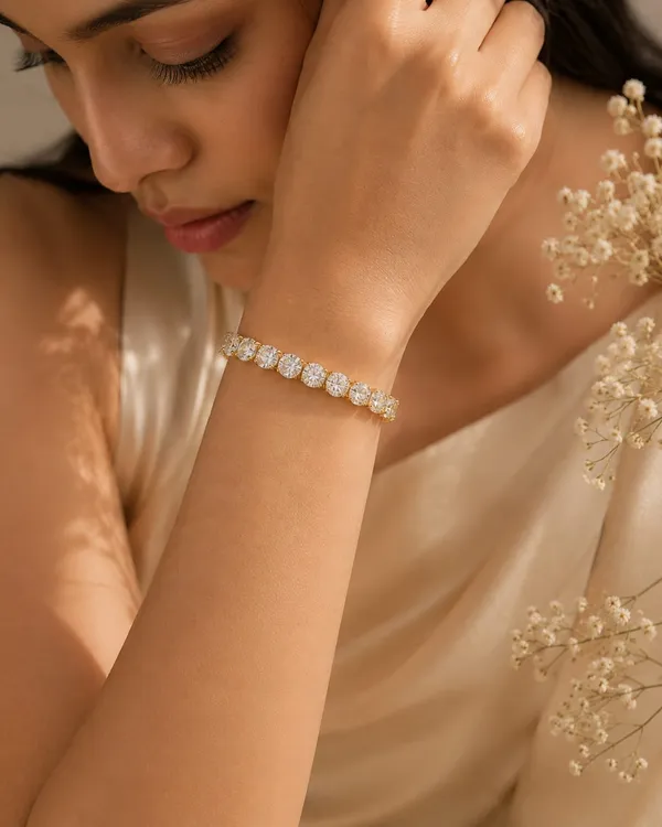 White_And_Gold_Premium_Brass_Bracelet_For_Women_(suitable_for_2.4_and_2.6_size)