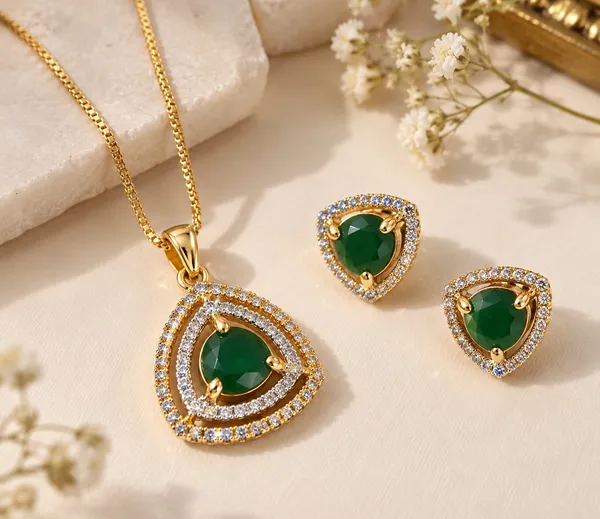 Emerald_Royale_Teardrop_Pendant_Set