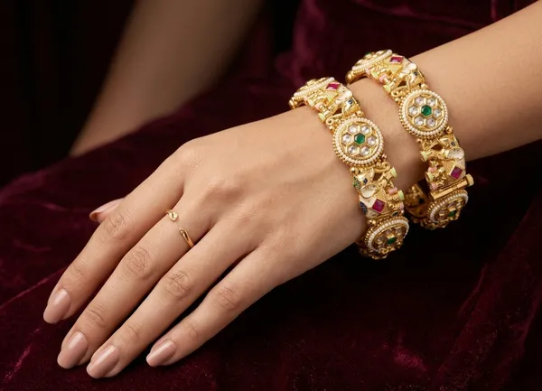 Gold_Premium_Base_Metal_Brass_Bangles_For_Women