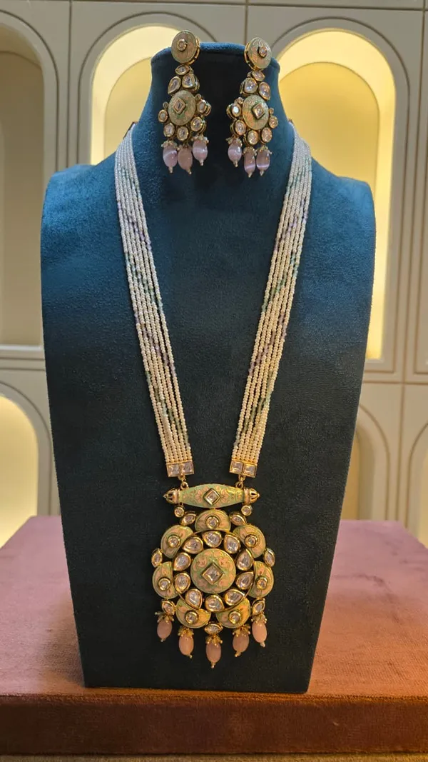 White_And_Gold_Premium_Brass_Necklace_Set_For_Women