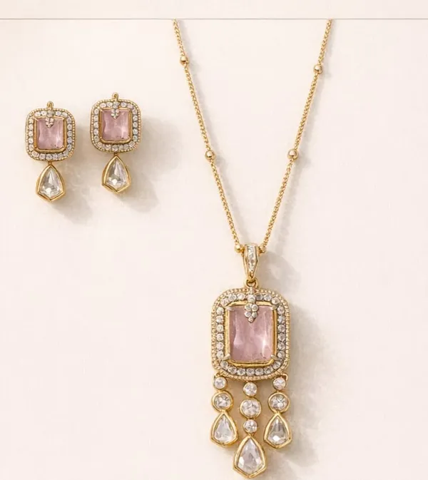 Gold_Premium_Brass_Pendant_Set_For_Women