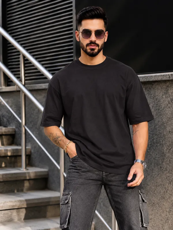 GoGro_Men's_Black_Solid_Oversized_Plain_T-Shirt_(Cotton,_220_GSM)