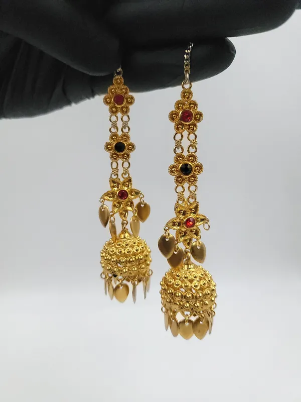 Traditional_Floral_Kinnauri_Jhumki_With_Red_&_Green_Stones