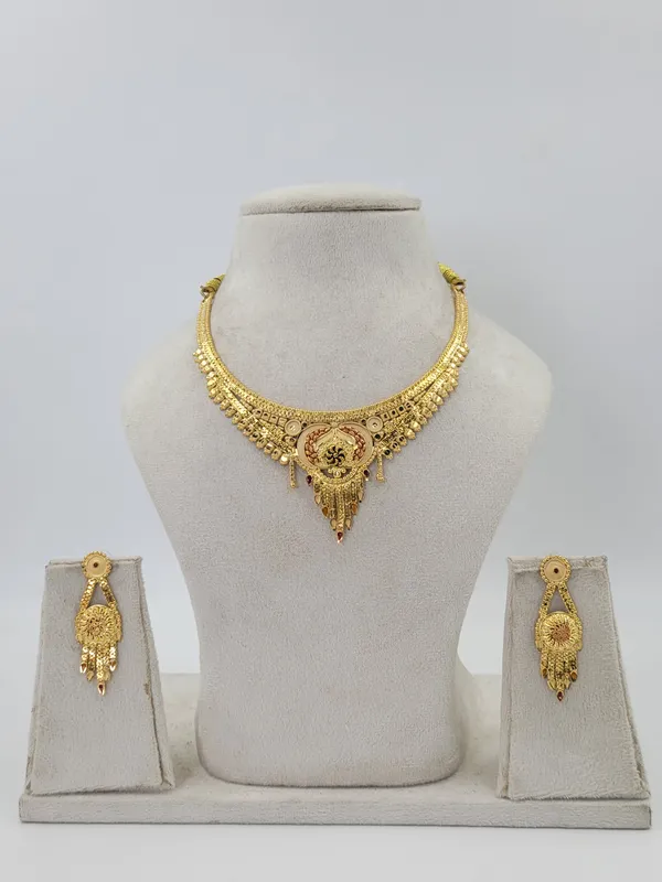 Leaf_Detailing_Necklace_1