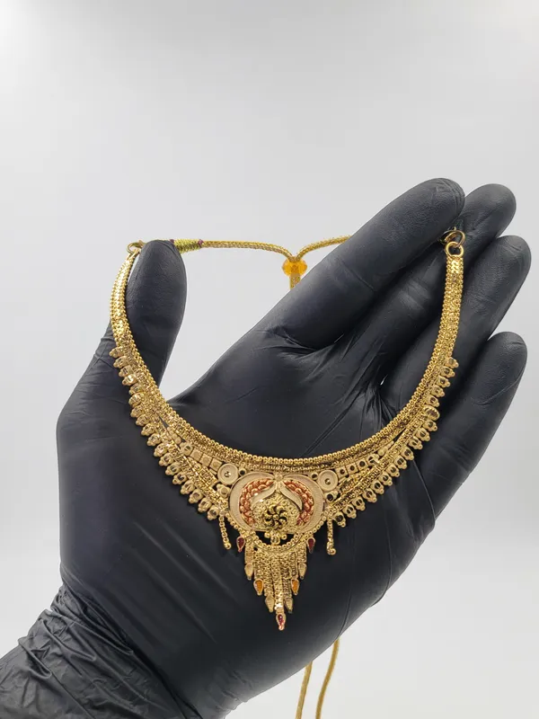 Leaf_Detailing_Necklace_1