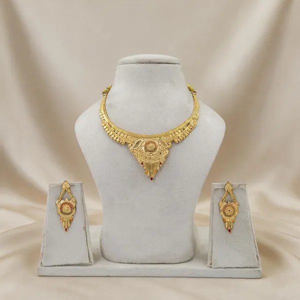 Leaf_Detailing_Necklace_2