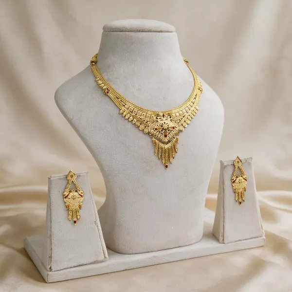 Leaf_Detailing_Necklace_3