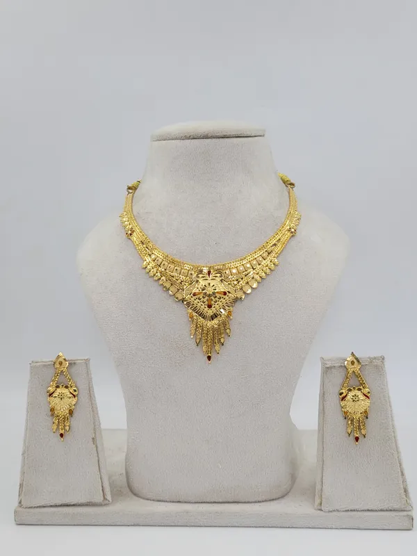 Leaf_Detailing_Necklace_3