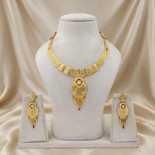 Leaf_Detailing_Necklace_4