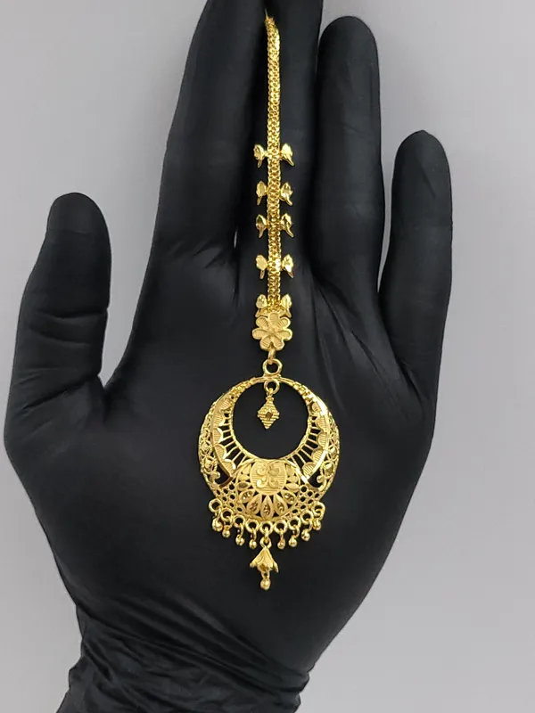 Elegant_Gold_Floral_Hoop_Maangtika
