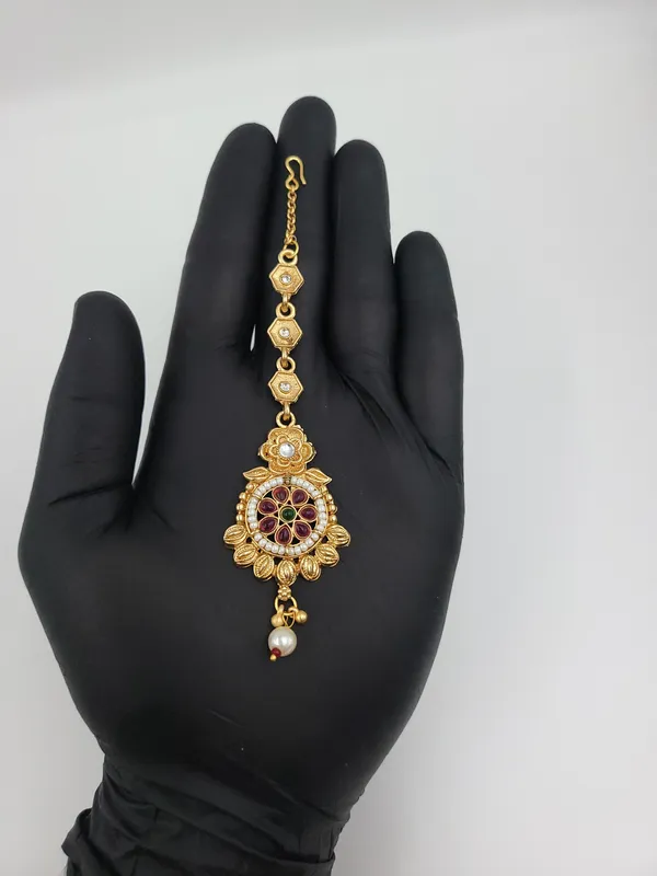 Ornate_Floral_Pearl_Maangtika