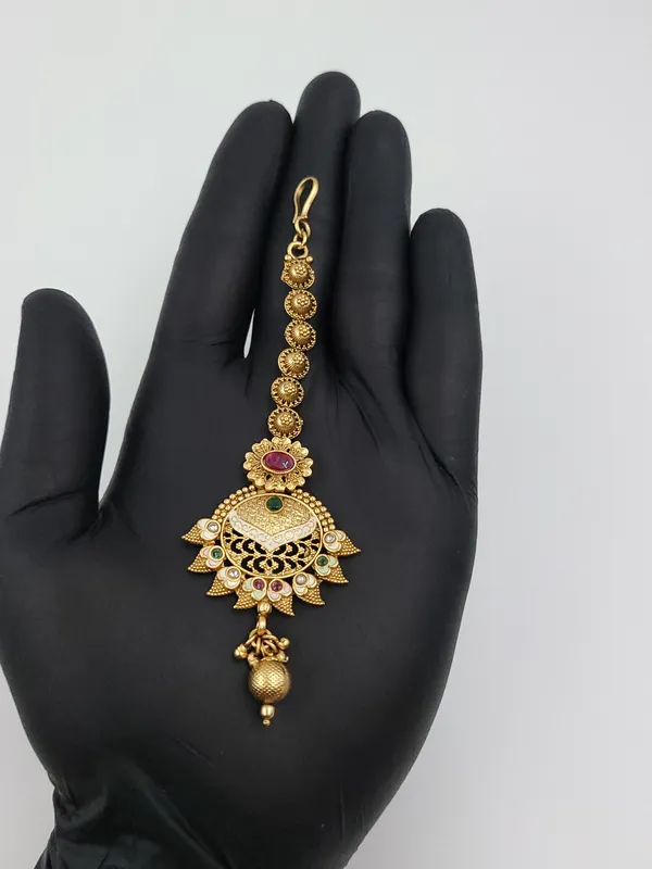 Ruby_Green_Floral_Medallion_Maangtika