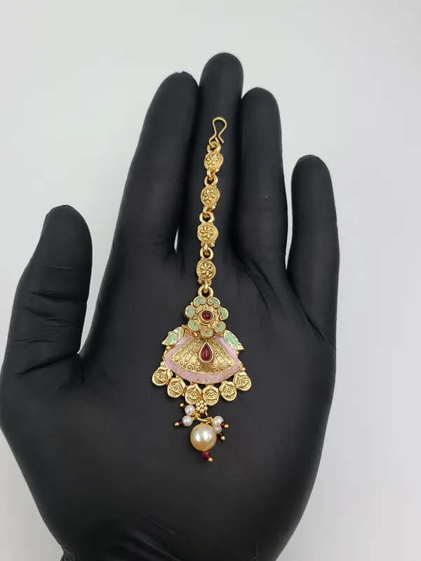 Pink_&_Green_Meenakari_Maangtika