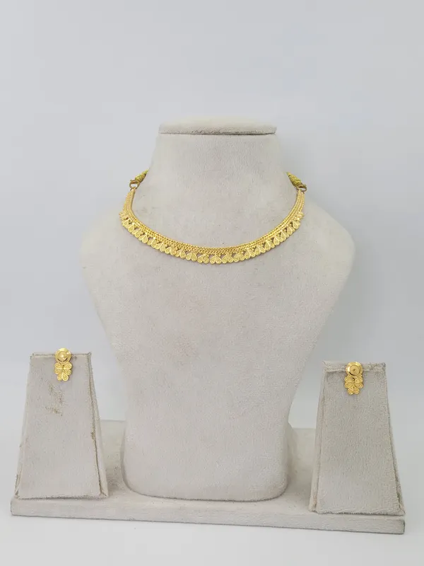 Sleek_With_Heart_Traditional_Necklace