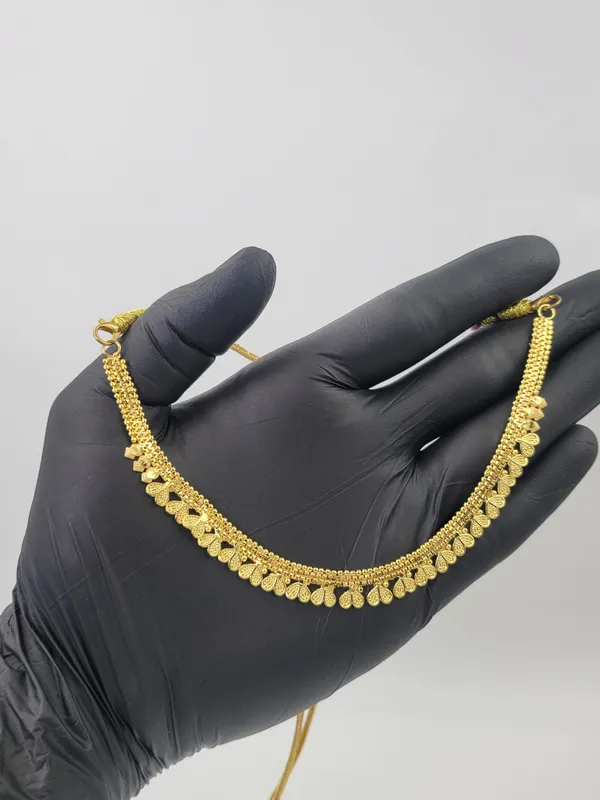 Sleek_With_Heart_Traditional_Necklace