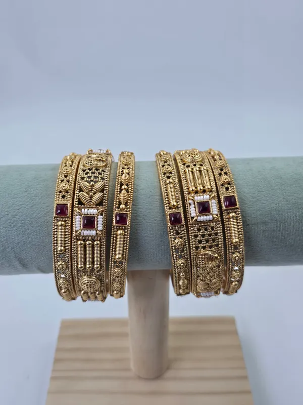 Set_Of_6_1_Traditional_Bangles