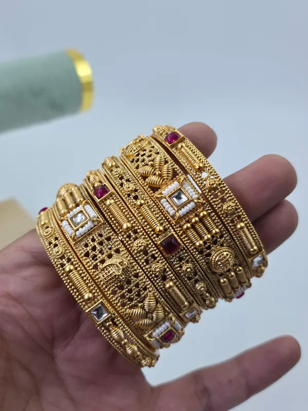 Set_Of_6_1_Traditional_Bangles