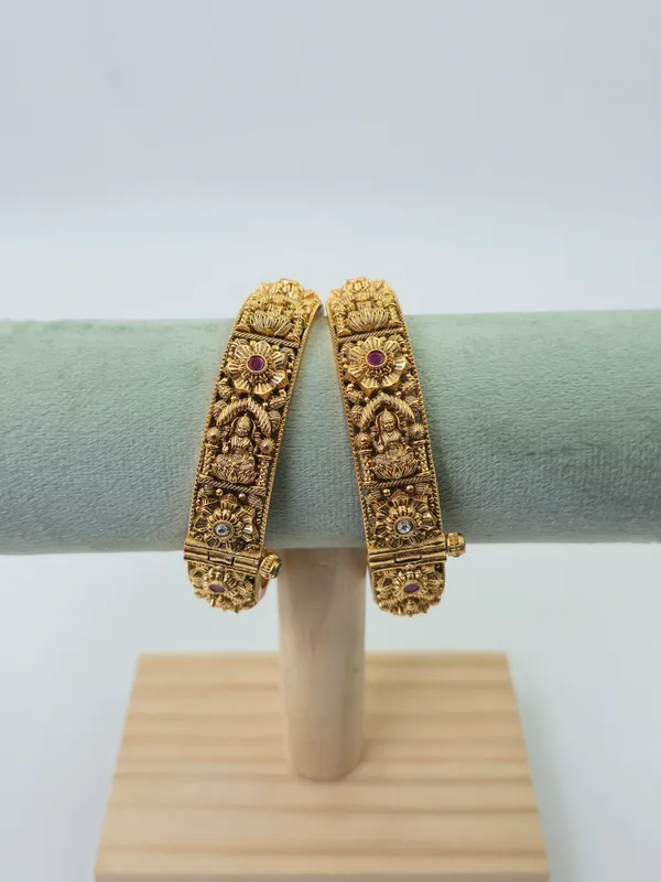 Temple2_Traditional_Bangles