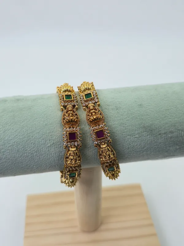 Temple5_Traditional_Bangles