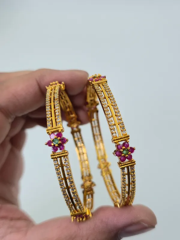 Ad_Nakshi_2_Traditional_Bangles