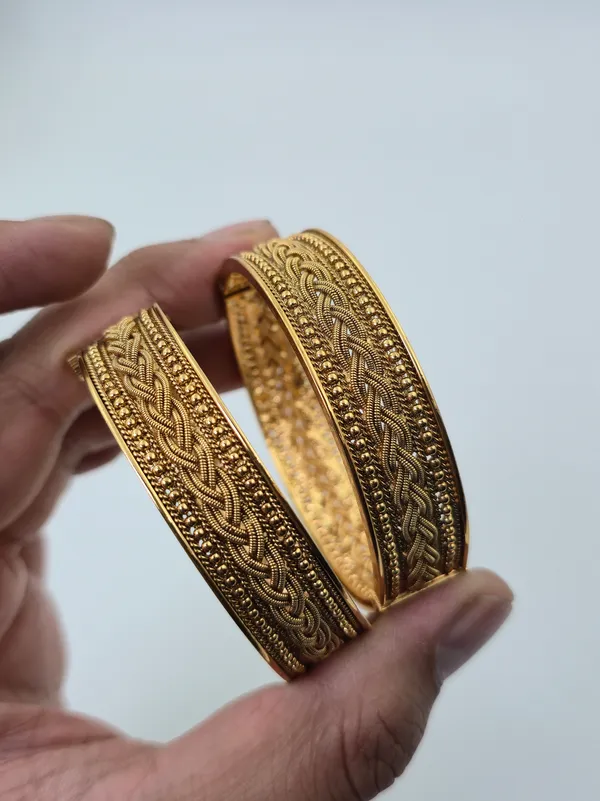 Knot_Plain_Traditional_Bangles