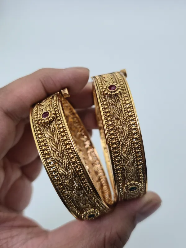 Knot_Ruby_Traditional_Bangles