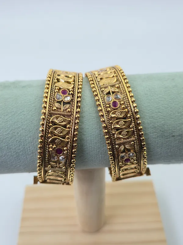 Leaf_Ruby_1_Traditional_Bangles