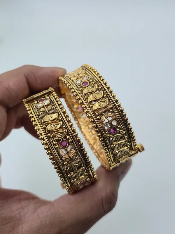 Leaf_Ruby_1_Traditional_Bangles