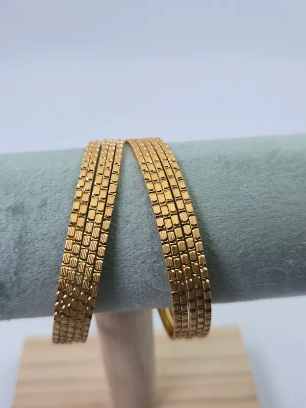 Set_Of_10_24K_Traditional_Bangles