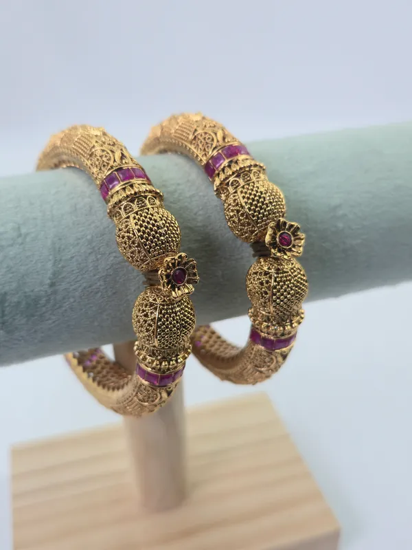Rajwada_Ruby_Traditional_Bangles