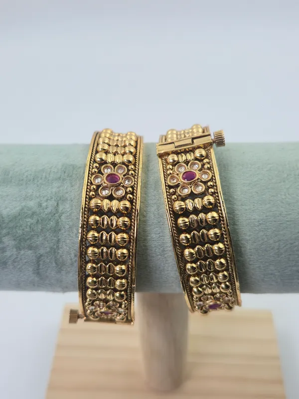 Kundan_1_Traditional_Bangles