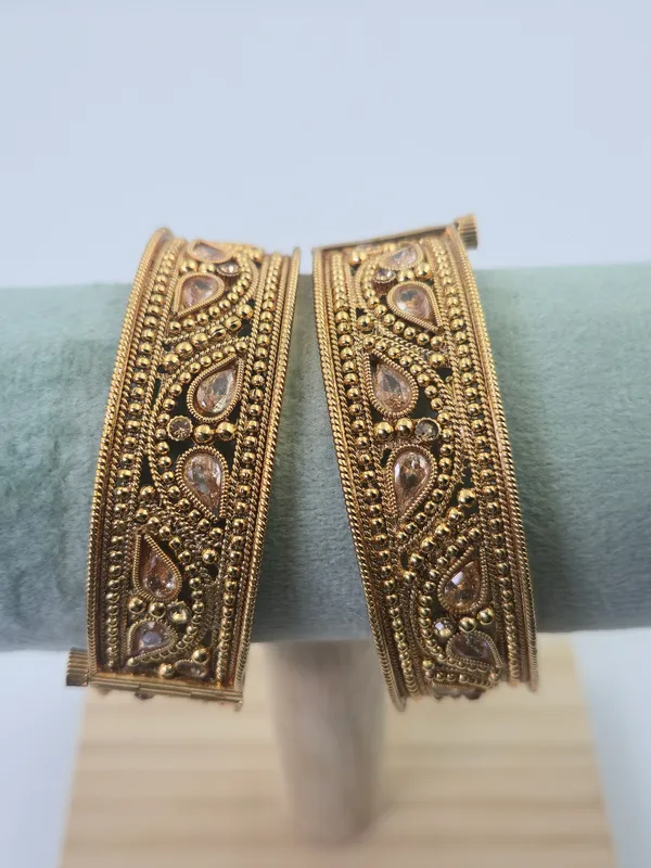 Kundan_2_Traditional_Bangles