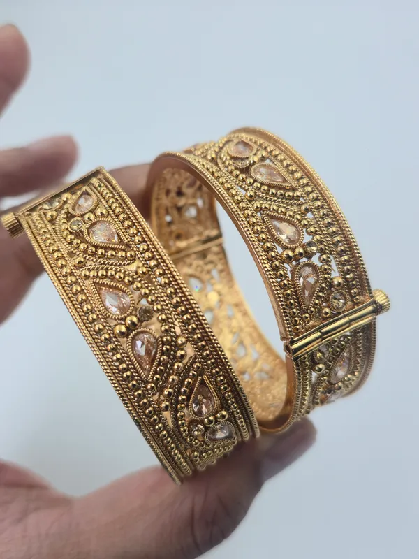 Kundan_2_Traditional_Bangles